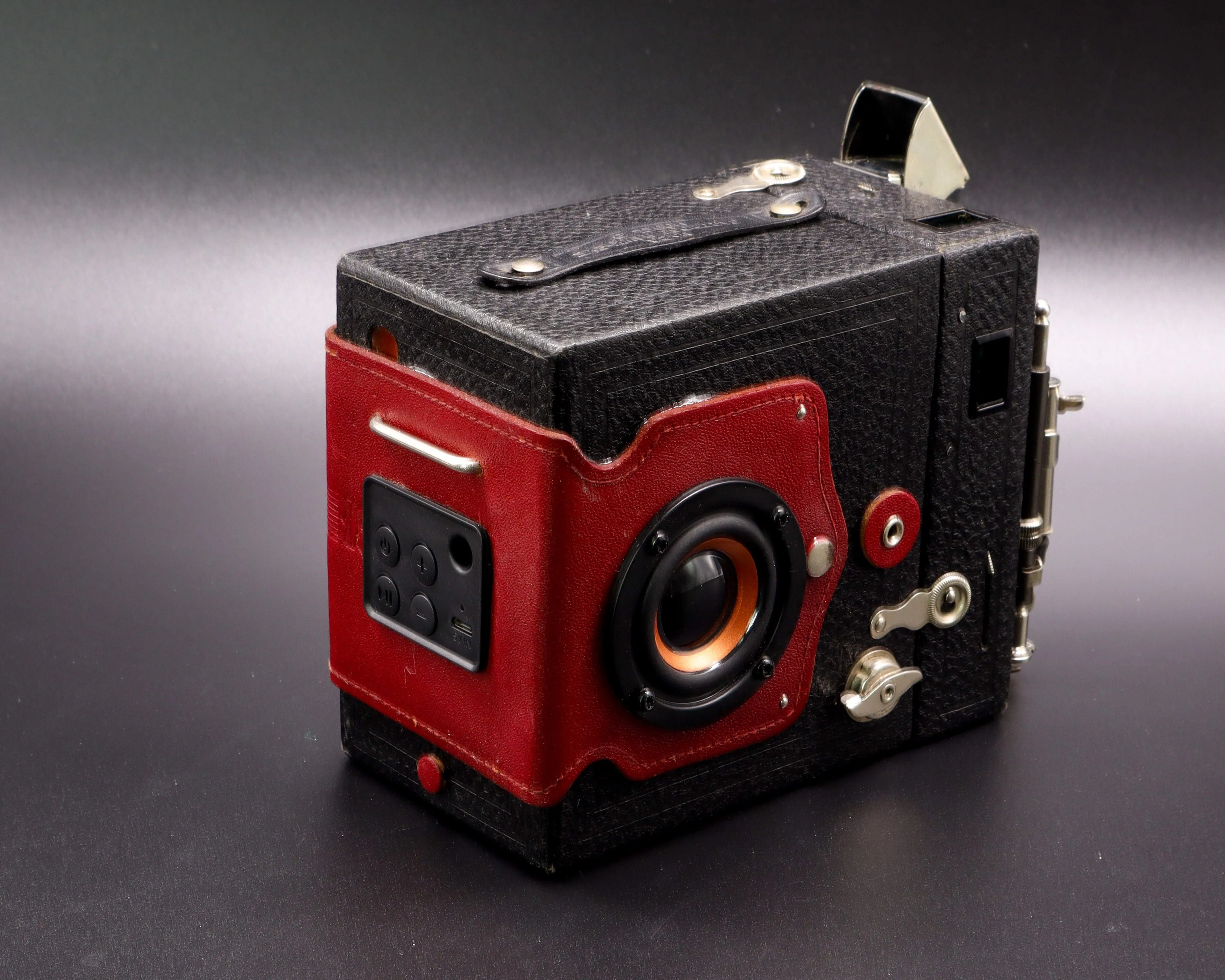 "The Red Baron V" Steampunk Bluetooth Speaker, Gifts for Geeks, Electronic Audio gadget, signed & numbered artwork