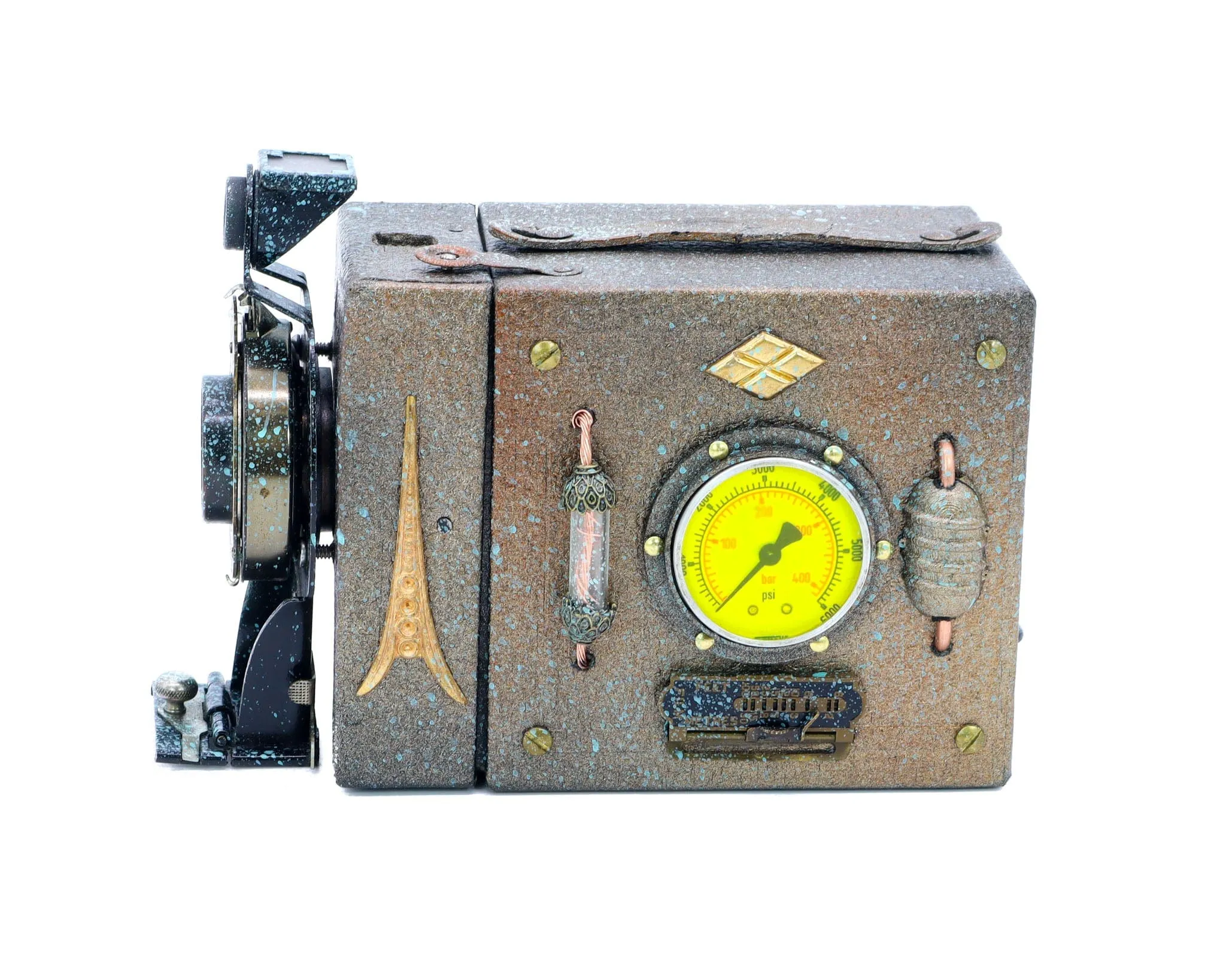 The Lost Treasure - Steampunk Bluetooth Speaker, Kodak Box Camera, Gifts for Geeks, Electronic Audio gadget, signed & numbered artwork